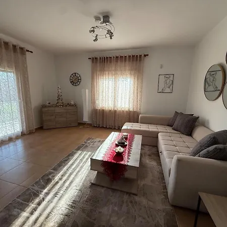 Aeolus Residences - Cozy Family House With Yard Villa *