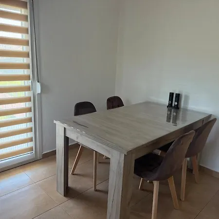 Villa Aeolus Residences - Cozy Family House With Yard *