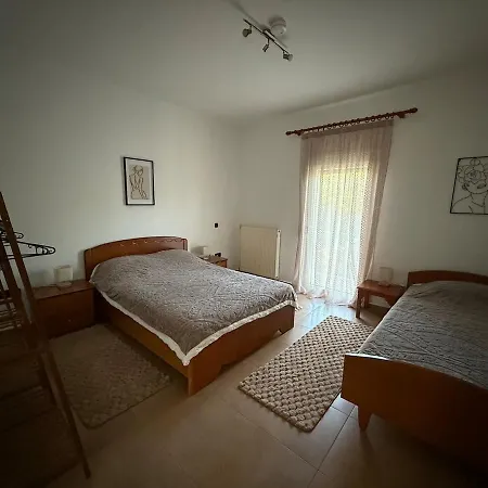 Aeolus Residences - Cozy Family House With Yard