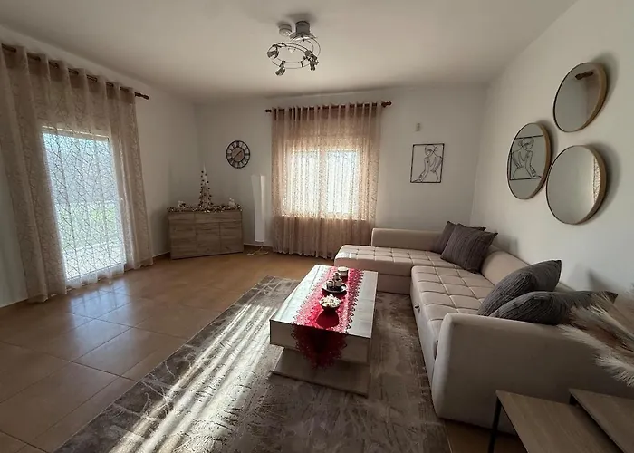 Cozy Family House With Yard וילה *