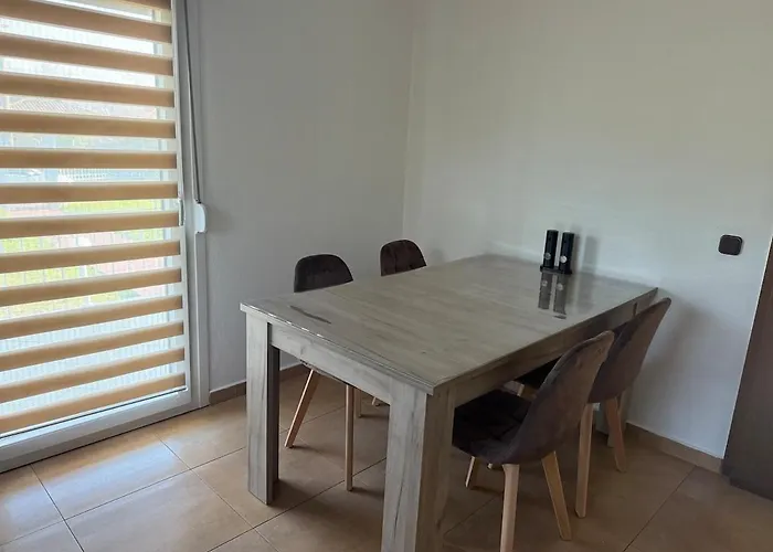 וילה Cozy Family House With Yard *