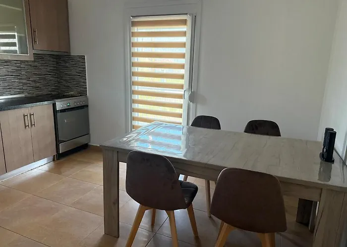 וילה Cozy Family House With Yard *